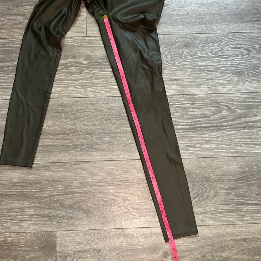 SPANX Olive Army Green Liquid Faux Leather Casual Party Biker Leggings Size M - Picture 6 of 6